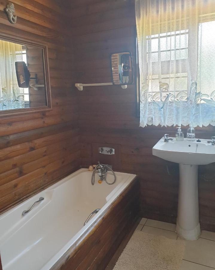 Deep Blue Guest House Amanzimtoti Exterior photo